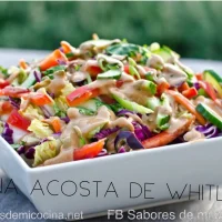 Ensalada Thai con aderezo de cacahuate