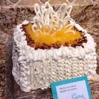 Pastel de duraznos con crema