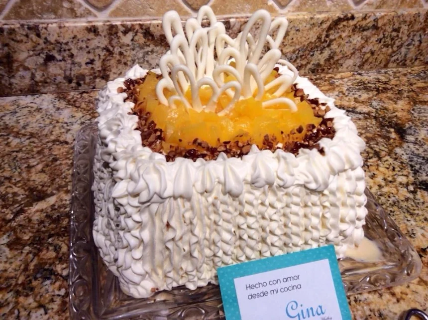 Pastel de duraznos con crema
