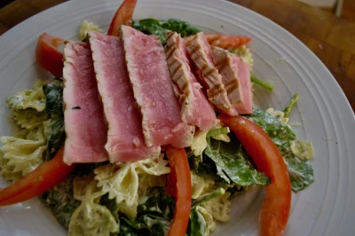 Ensalada con atún fresco