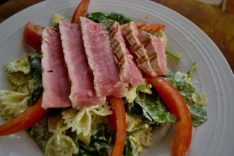 Ensalada con atún fresco