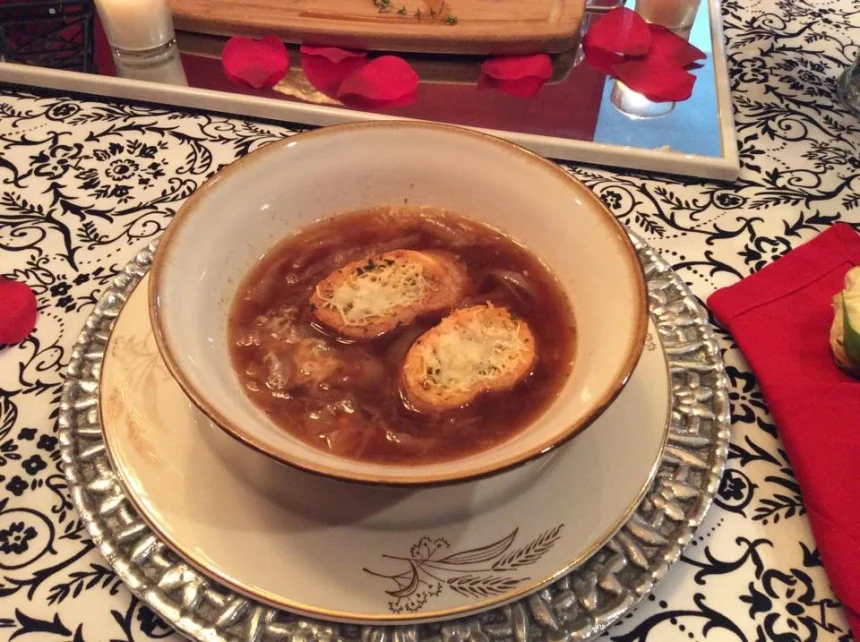 Sopa de cebolla francesa