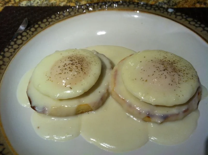 Huevos Benedictos