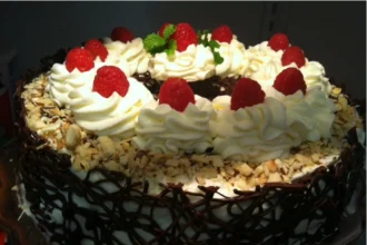 White chocolate Raspberry cheesecake