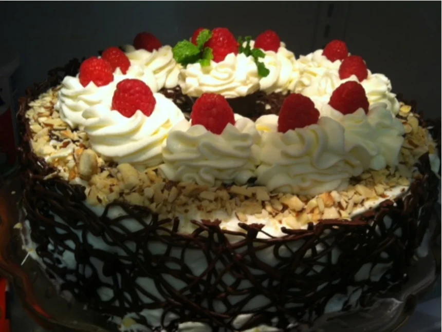 White chocolate Raspberry cheesecake
