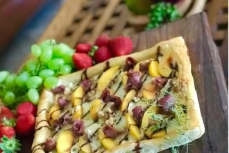 Tarta Rústica de Duraznos y Prociutto