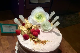 Pastel de Pistache con frambuesa