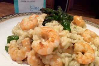 Risotto de camarones y espárragos