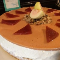 Delicioso pay de guayaba frío decorado con nuez, Receta Fria