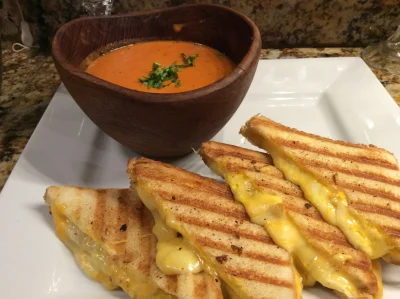 Crema de Tomate y Sandwich de Queso 2 Crema de Tomate y Sandwich de Queso