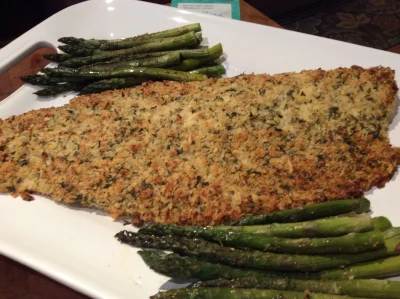 Salmón en costra de Parmesano