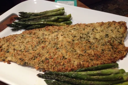 Salmón en costra de Parmesano