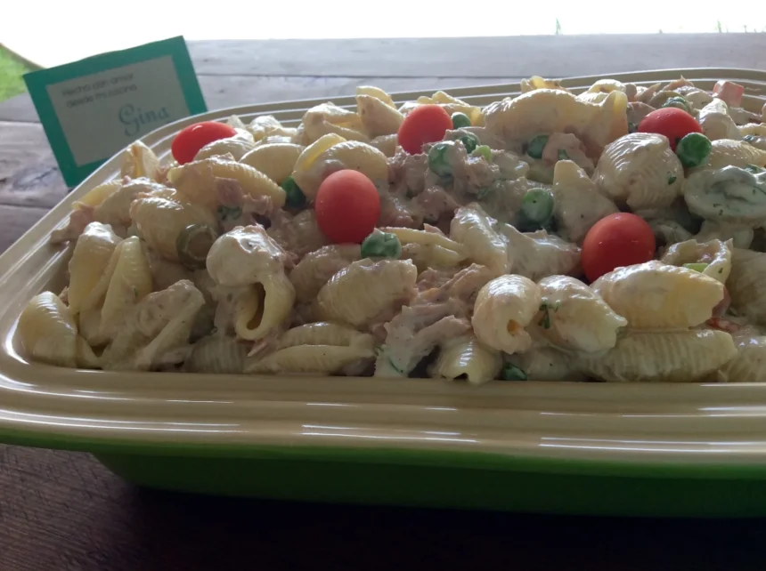 Ensalada de pasta con atún