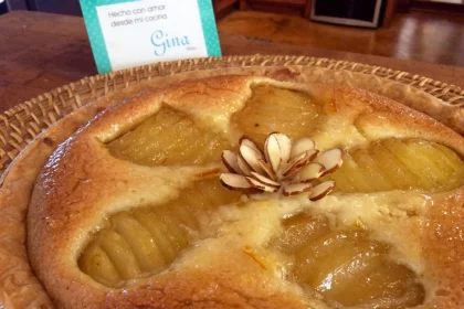 Pay de pera con almendra