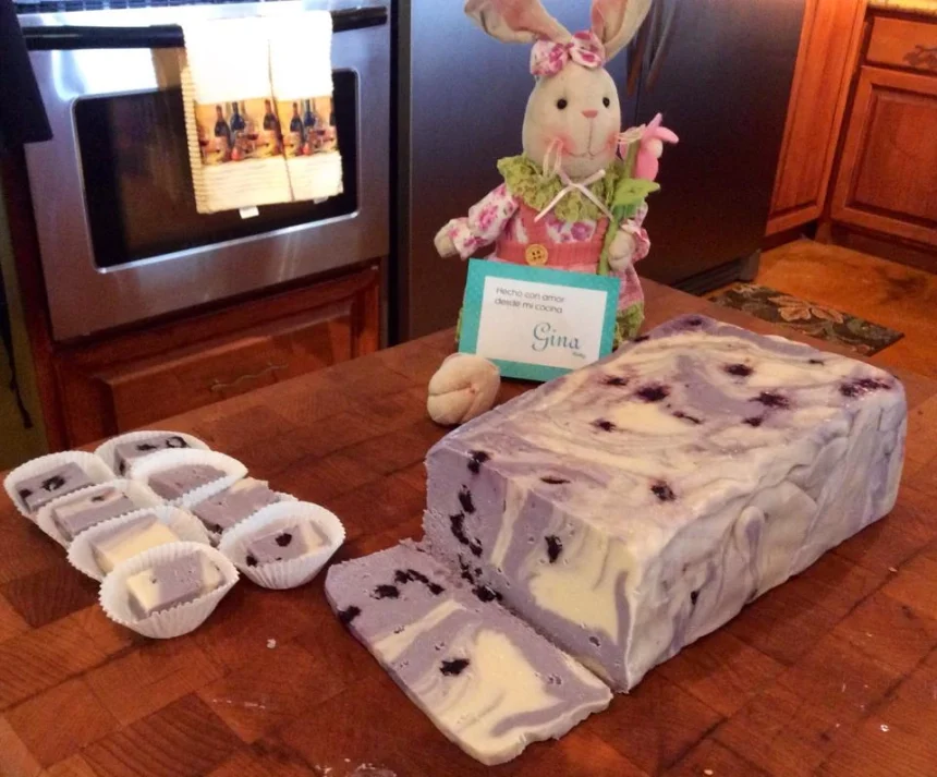Blueberry cheesecake fudge