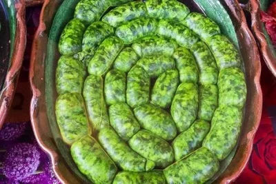 Chorizo Verde del Estado de México – receta tradicional mexicana preparada por Gina Whitley