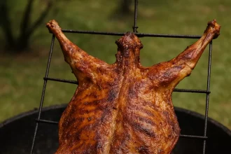 Cabrito al Pastor Estilo Nuevo León – receta tradicional mexicana preparada por Gina Whitley