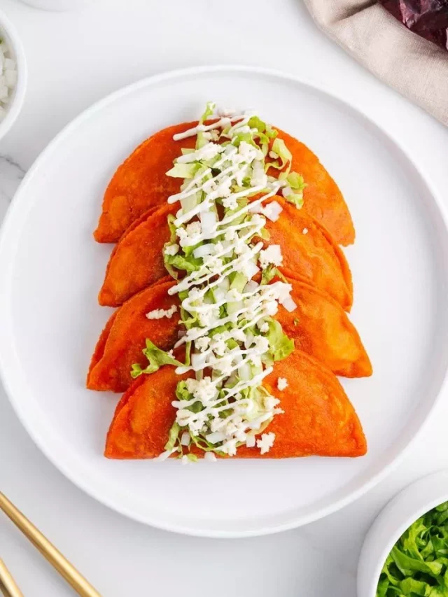 Enchiladas Potosinas (San Luis Potosí) – receta tradicional mexicana preparada por Gina Whitley