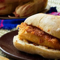 Torta de Tamal (Guajolota) Ciudad de México – receta tradicional mexicana preparada por Gina Whitley