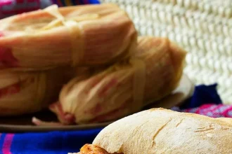 Torta de Tamal (Guajolota) Ciudad de México – receta tradicional mexicana preparada por Gina Whitley