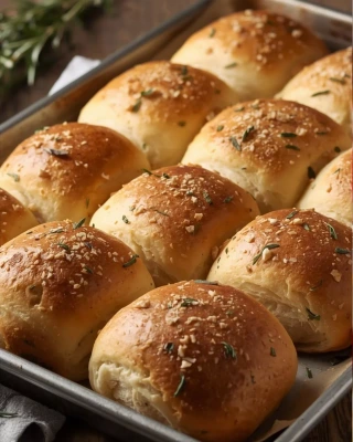 Panecillos de buttermilk con romero y salvia