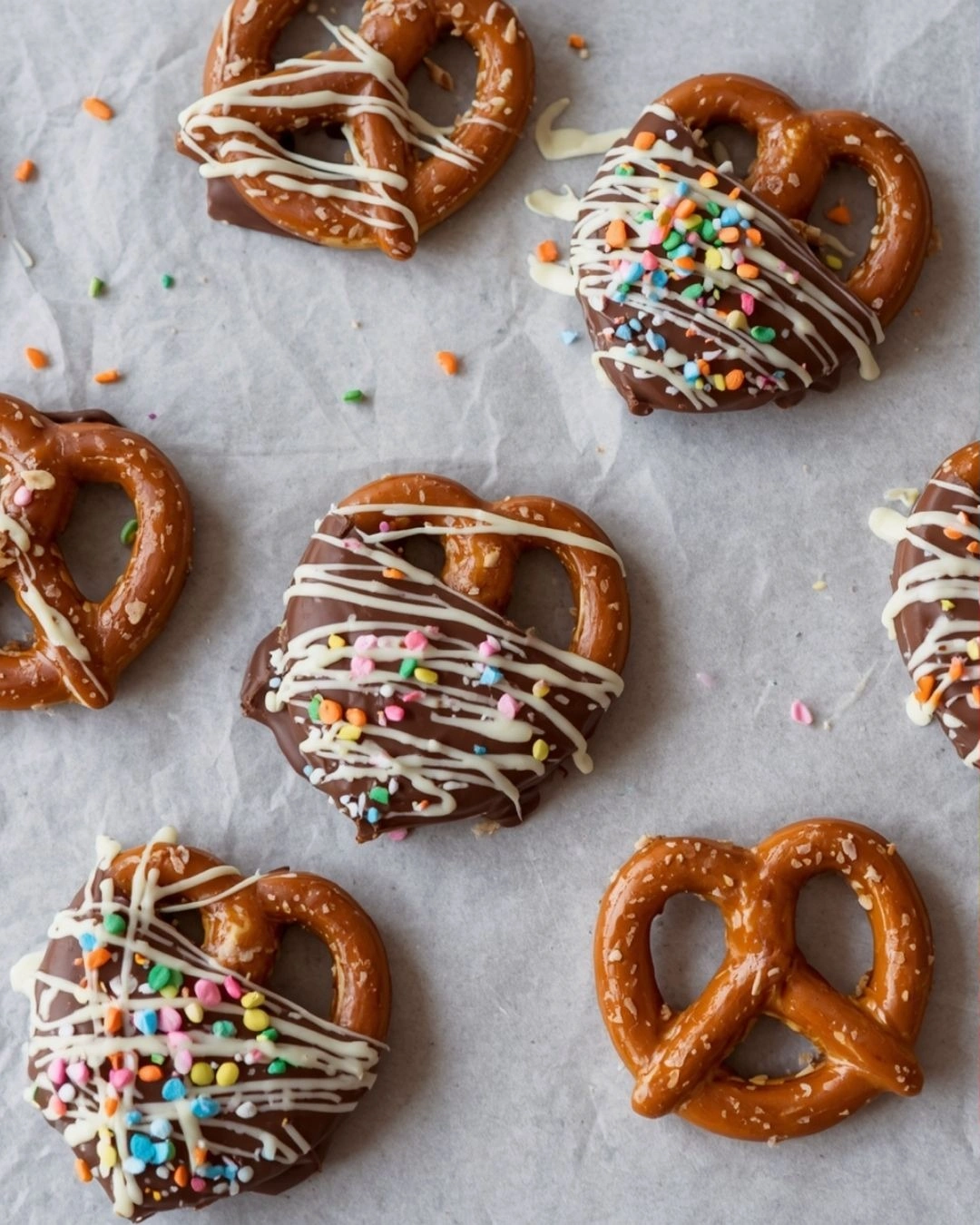 Pretzels Cubiertos De Chocolate Con Toppings