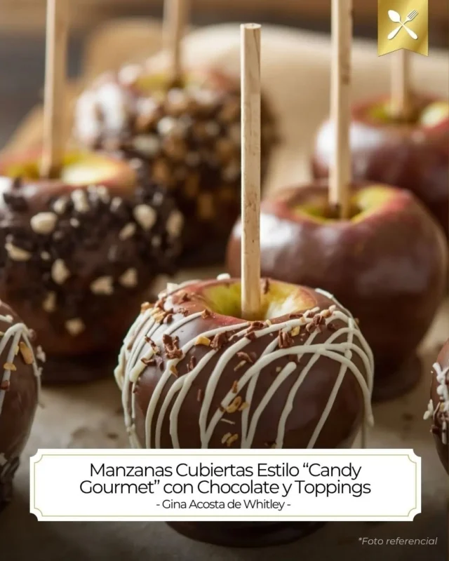 ¿Buscas un regalo comestible que se vea increíble? Prepara estas Manzanas Cubiertas Estilo “Candy Gourmet”.
Mi secreto para que queden así de brillantes y el chocolate no se resbale es secar la fruta perfectamente antes de empezar.
Son el detalle dulce y elegante que mamá se merece este domingo. 🍎🍫
¿Quieres ver el paso a paso detallado? Mira mi receta completa en mi página web o en mi feed de Instagram.