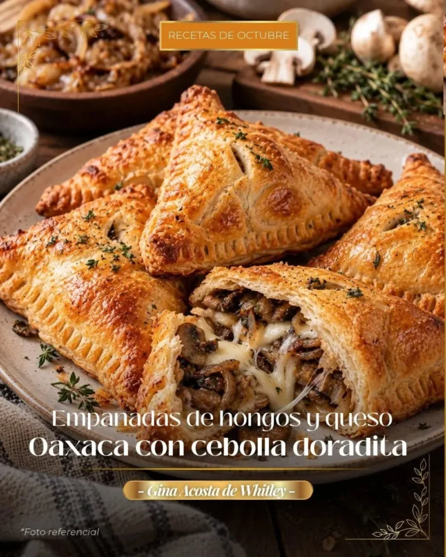 Hay algo irresistible en romper un hojaldre recién salido del horno y descubrir todo lo que guarda dentro. 🍂🤎Estas Empanadas de Hongos y Queso Oaxaca combinan un hojaldre ligero y crujiente con un relleno lleno de sabor: hongos doraditos, cebolla cocinada lentamente, tomillo y queso Oaxaca que se derrite en cada bocado. 🍄🧀El contraste entre el hojaldre dorado, los hongos y ese queso suave y fundido las convierte en una opción deliciosa para servir como entrada, aperitivo o simplemente para compartir. ✨👇 ¿Quieres prepararlas en casa?Encuentra la receta completa paso a paso en mi página web aquí:
https://saboresdemicocina.com/empanadas-de-hongos-y-queso-oaxaca-con-cebolla-doradita/También puedes encontrar el enlace directo en mis Historias. 💗¡Guárdala para prepararla después y cuéntame en los comentarios con quién compartirías estas empanadas recién salidas del horno!¡Seguimos disfrutando los sabores de octubre! 🍂🧡La mesa está puesta, solo me faltas tú. ❤️